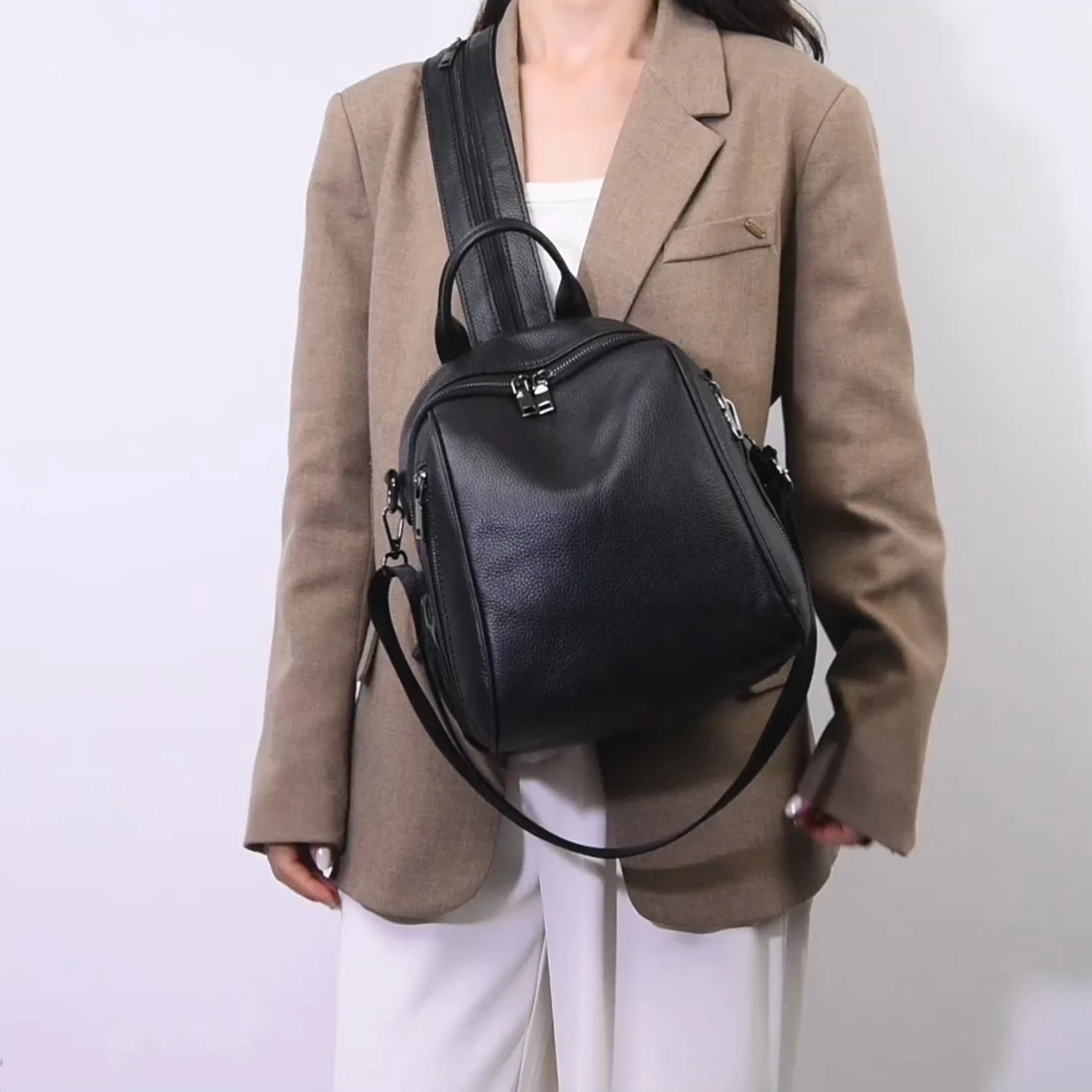 Backpack for Woman Genuine Leather Casual Classic Luxury Bags Designers Anti-theft Ladies Black Everyday Backpacks
Backpack for Woman Genuine Leather Casual Classic Luxury Bags Designers Anti-theft Ladies Black Everyday Backpacks