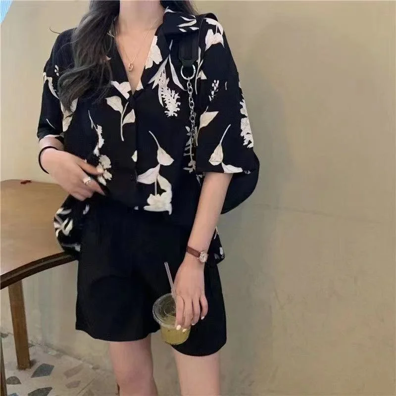 GELITAYIN Women's Fashion Casual Loose Short Sleeve Shirt New Summer Retro Hong Kong Style T-shirt Hip Hop Alphabet Print Shirt
GELITAYIN Women's Fashion Casual Loose Short Sleeve Shirt New Summer Retro Hong Kong Style T-shirt Hip Hop Alphabet Print Shirt