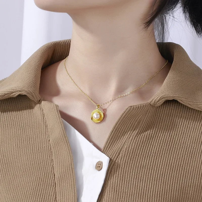 HENGSHENG 8-9mm 100% Freshwater Pearl Necklaces for Women Vintage Style Shell Pendant Necklaces Jewelry Gift 2025 New Arrivals 
HENGSHENG 8-9mm 100% Freshwater Pearl Necklaces for Women Vintage Style Shell Pendant Necklaces Jewelry Gift 2025 New Arrivals