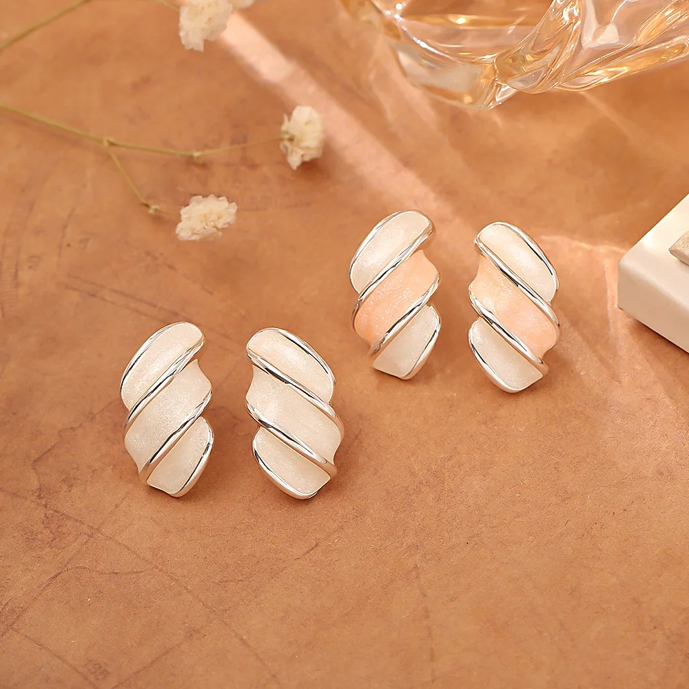 High-end geometric irregular oil drop earrings, exquisite fashionable temperament earrings, niche design personalized earrings
High-end geometric irregular oil drop earrings, exquisite fashionable temperament earrings, niche design personalized earrings