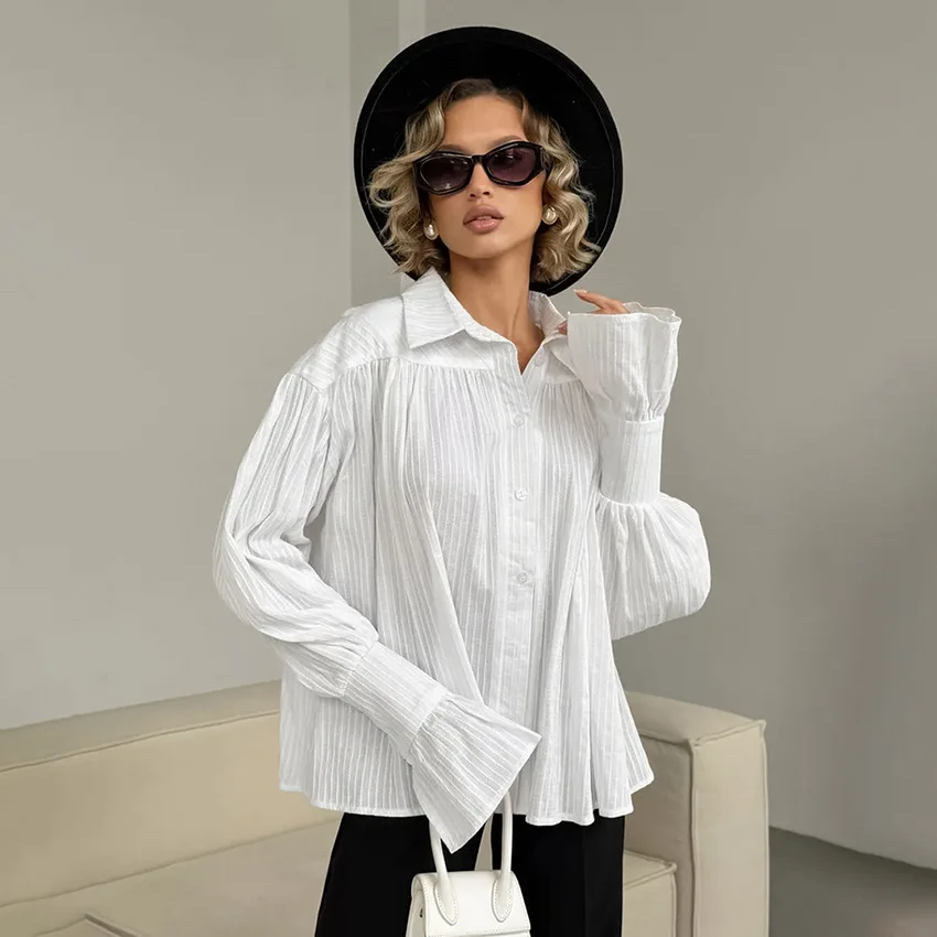 2026 Elegant White Cotton Flare Sleeve Shirts Vintage Single-Breasted Lapel Woman Blouse Street Chic Solid Loose Tops
2026 Elegant White Cotton Flare Sleeve Shirts Vintage Single-Breasted Lapel Woman Blouse Street Chic Solid Loose Tops