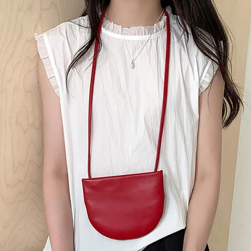 Simple Magnetic Button Crossbody Bag For Women Korean Casual PU Leather Shoulder Pack Solid Color Girls Shopping Coin Purse
Simple Magnetic Button Crossbody Bag For Women Korean Casual PU Leather Shoulder Pack Solid Color Girls Shopping Coin Purse