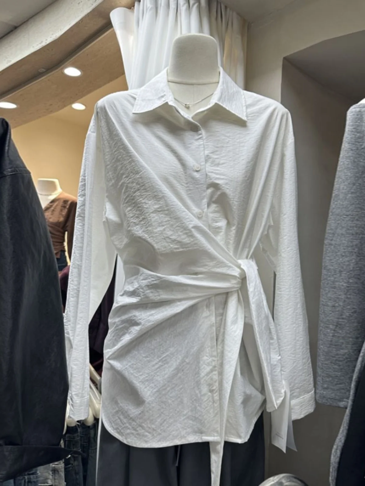 Loose Side Bow Design Korean Style Commute Shirt Versatile Casual Long Sleeve Polyester Fiber 2025 Spring New Arrival
Loose Side Bow Design Korean Style Commute Shirt Versatile Casual Long Sleeve Polyester Fiber 2025 Spring New Arrival