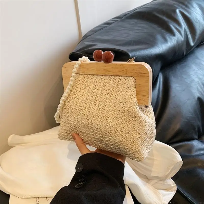 Woven Straw Shoulder Bag Clip Small Crossbody Beach Purse with Pearl Chain
Woven Straw Shoulder Bag Clip Small Crossbody Beach Purse with Pearl Chain