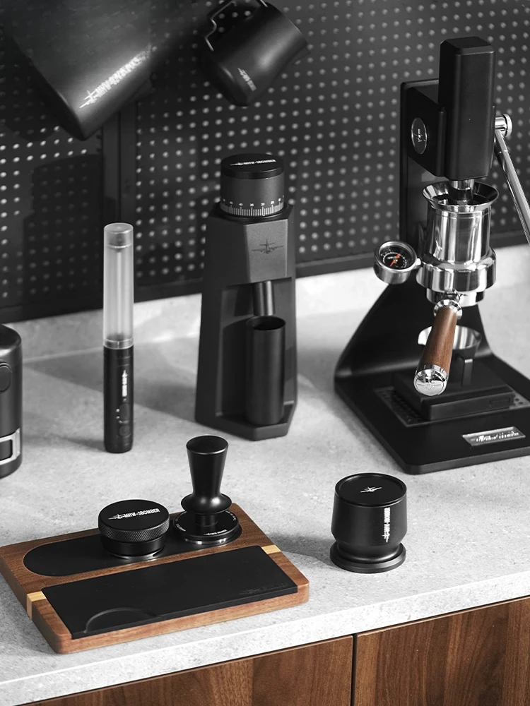 The brand-new for MHW-3BOMBER CD series coffee Powder dispenser and Italian powder press 51/53/58 universal set
The brand-new for MHW-3BOMBER CD series coffee Powder dispenser and Italian powder press 51/53/58 universal set