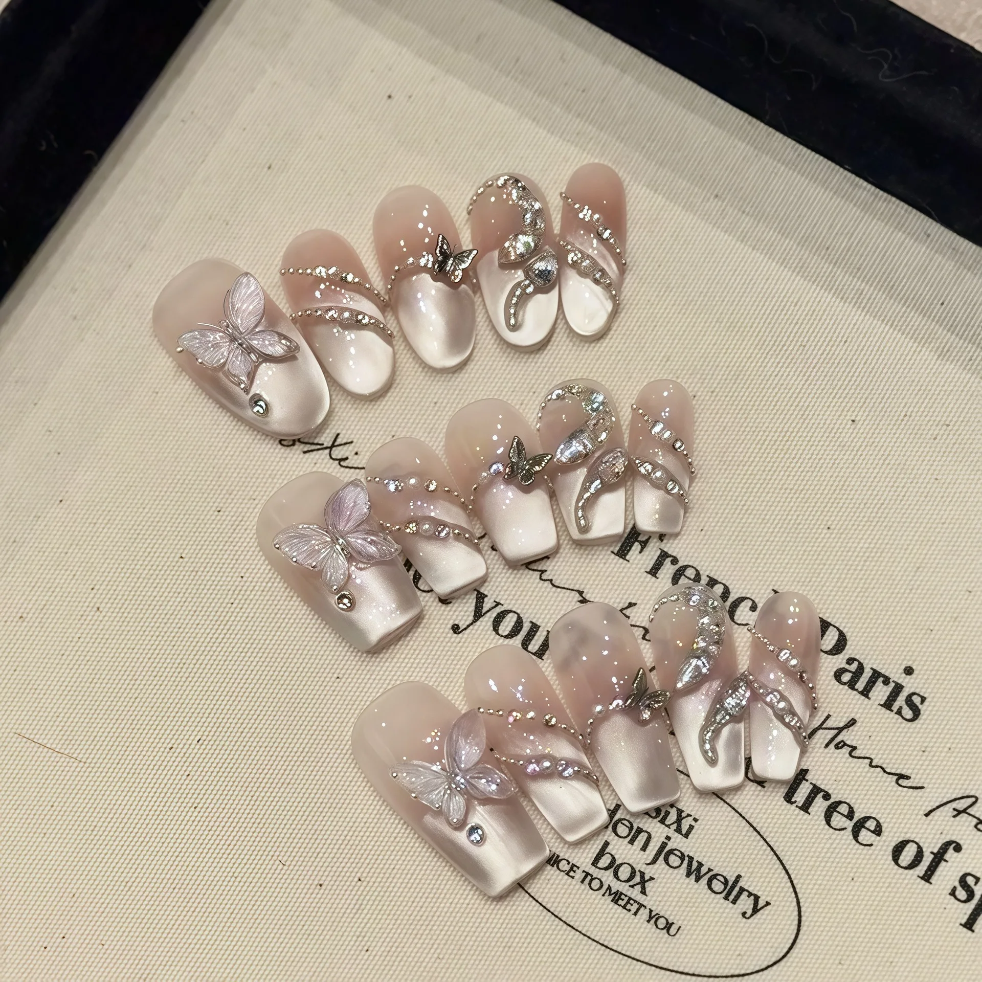 Искусственные ногти ручной работы телесного цвета с коротким прессом корейские многоразовые искусственные ногти с клеем искусственные акриловые ногти профессиональный маникюр Дизайн ногтей
Искусственные ногти ручной работы телесного цвета с коротким прессом корейские многоразовые искусственные ногти с клеем искусственные акриловые ногти профессиональный маникюр Дизайн ногтей