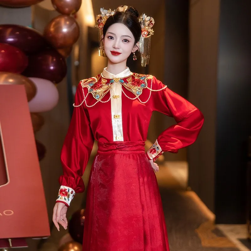 A new style of Chinese-style toasting dress with embroidery for figure
A new style of Chinese-style toasting dress with embroidery for figure