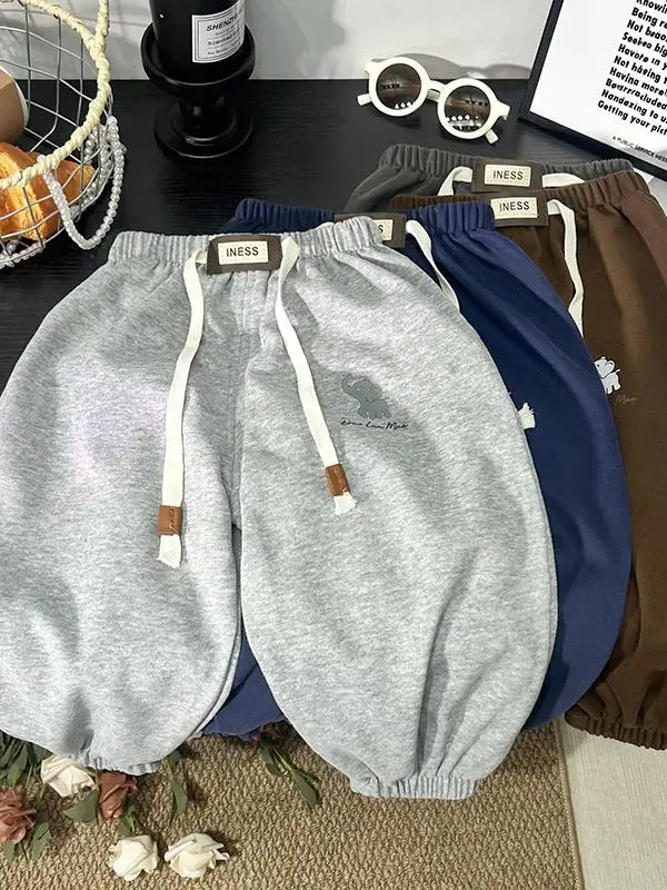 Полосатые спортивные брюки ex Striped Sports Pants, весна 2026, повседневные, удобные, в корейском стиле, длинные, для мальчиков и девочек, модные, с манжетами, для отдыха
Полосатые спортивные брюки ex Striped Sports Pants, весна 2026, повседневные, удобные, в корейском стиле, длинные, для мальчиков и девочек, модные, с манжетами, для отдыха
