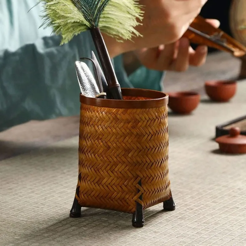 Hand woven natural bamboo with exquisite lacquer finish, retro oriental styling
Hand woven natural bamboo with exquisite lacquer finish, retro oriental styling