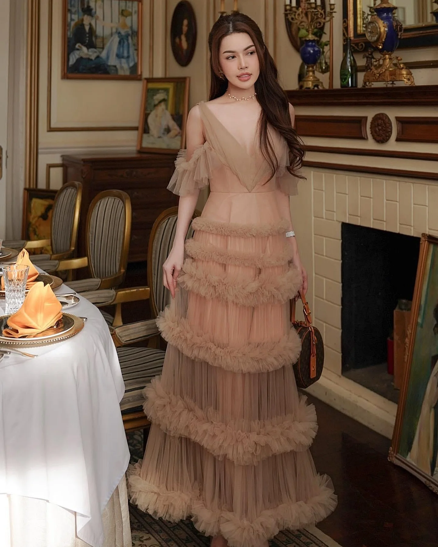 Customized High Quality Organza Ruffles Evening Dresses Sexy V-Neck Sleeveless Celebrity Gowns Custom Size Cocktail Dress
Customized High Quality Organza Ruffles Evening Dresses Sexy V-Neck Sleeveless Celebrity Gowns Custom Size Cocktail Dress