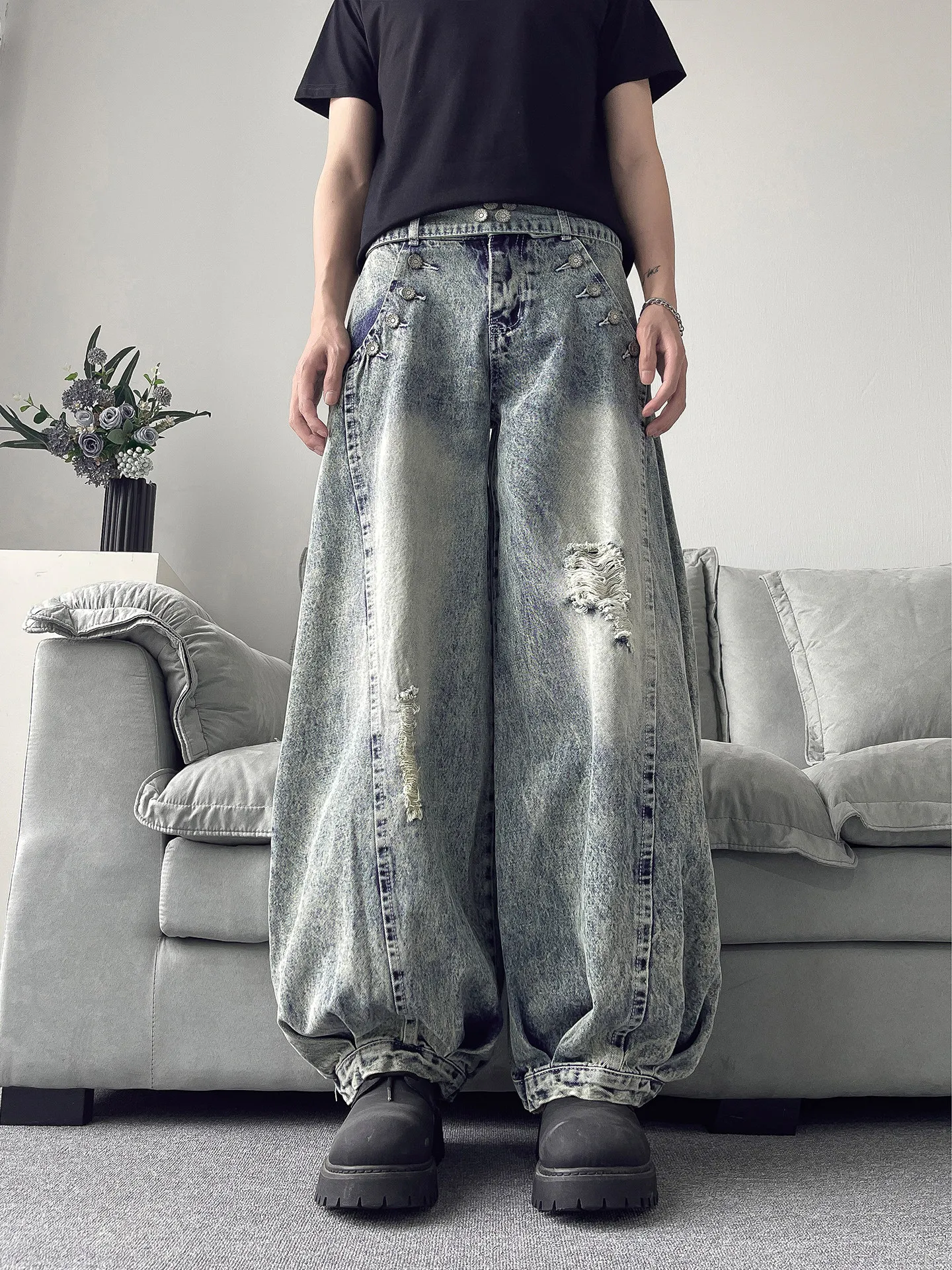 Men's Washed Ripped Lantern Jeans Spring Summer New American Casual Fashion Retro Distresses Splicing Loose Denim Pants
Men's Washed Ripped Lantern Jeans Spring Summer New American Casual Fashion Retro Distresses Splicing Loose Denim Pants