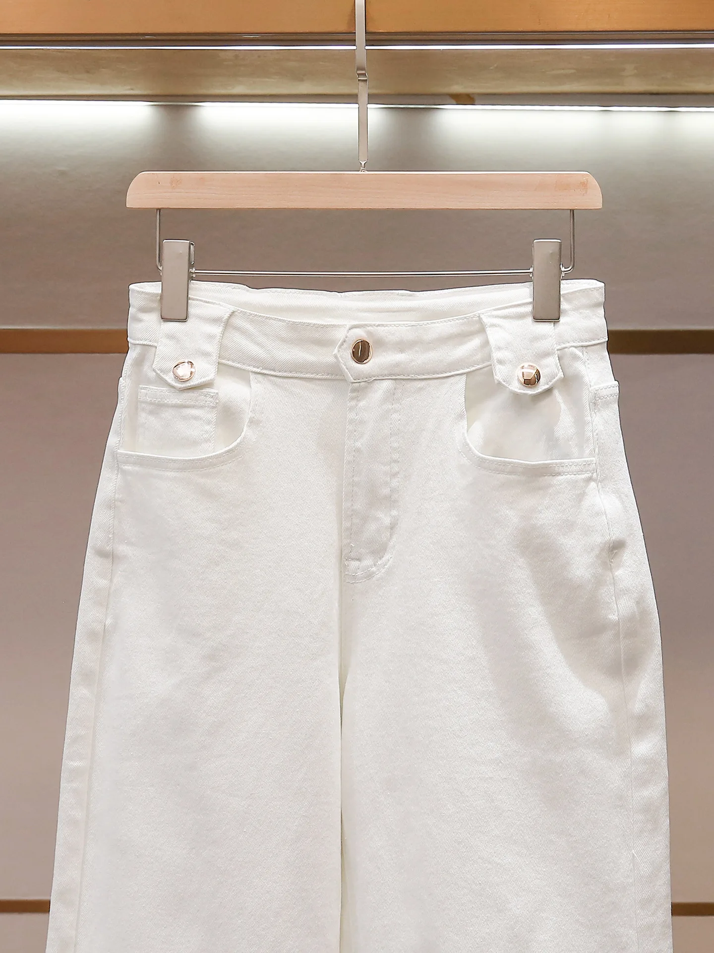Spring/Summer Women Hign Waist Button Solid Wide Leg Denim Pants Pocket Loose Fashion Casual Jeans
Spring/Summer Women Hign Waist Button Solid Wide Leg Denim Pants Pocket Loose Fashion Casual Jeans