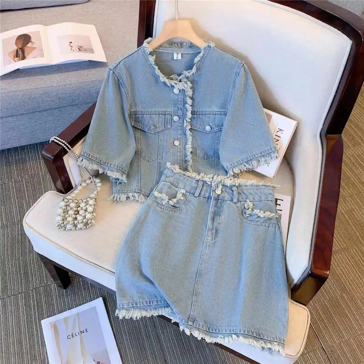 Summer Plus Size Women's Suits Daily Commuting Soild Color Denim Short Skirts Simple All Match Round Neck Denim Jacket
Summer Plus Size Women's Suits Daily Commuting Soild Color Denim Short Skirts Simple All Match Round Neck Denim Jacket