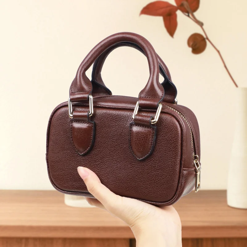 2026 New Genuine Leather Women Boston Bag High Quality Shoulder Crossbody Bag Retro Commute Handbags Ladies Mini Tote Bag
2026 New Genuine Leather Women Boston Bag High Quality Shoulder Crossbody Bag Retro Commute Handbags Ladies Mini Tote Bag