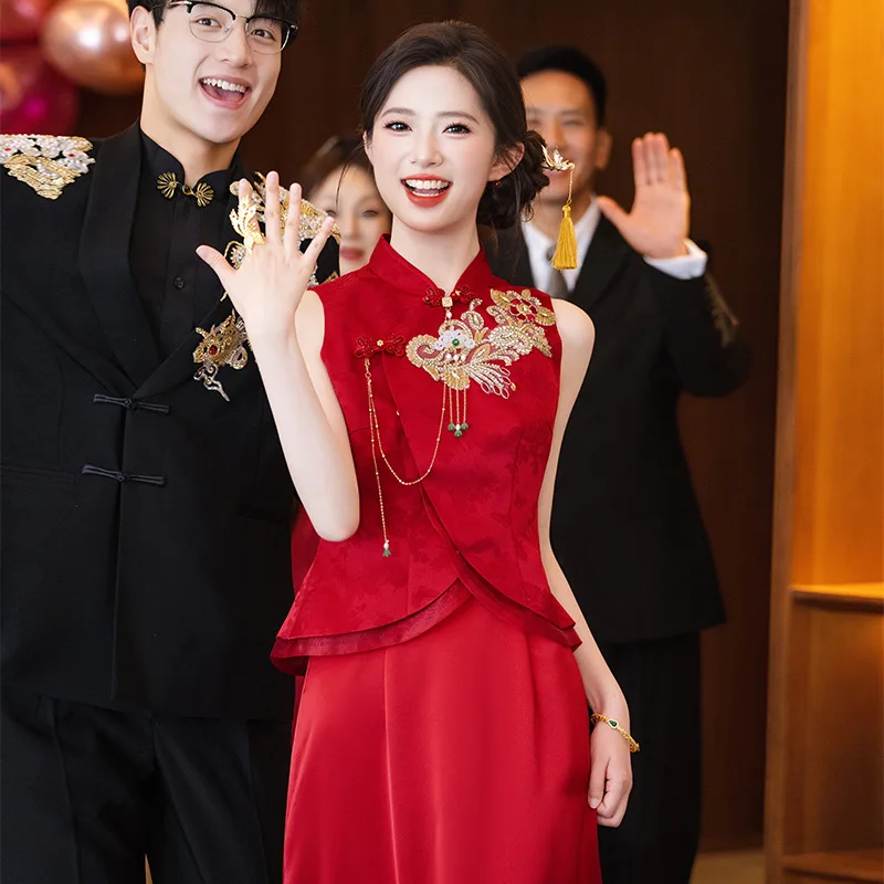 Sleeveless Red New Chinese style Toast Cheongsam 2025 Strap Bridal Engagement Dress Two Piece Set Qipao
Sleeveless Red New Chinese style Toast Cheongsam 2025 Strap Bridal Engagement Dress Two Piece Set Qipao