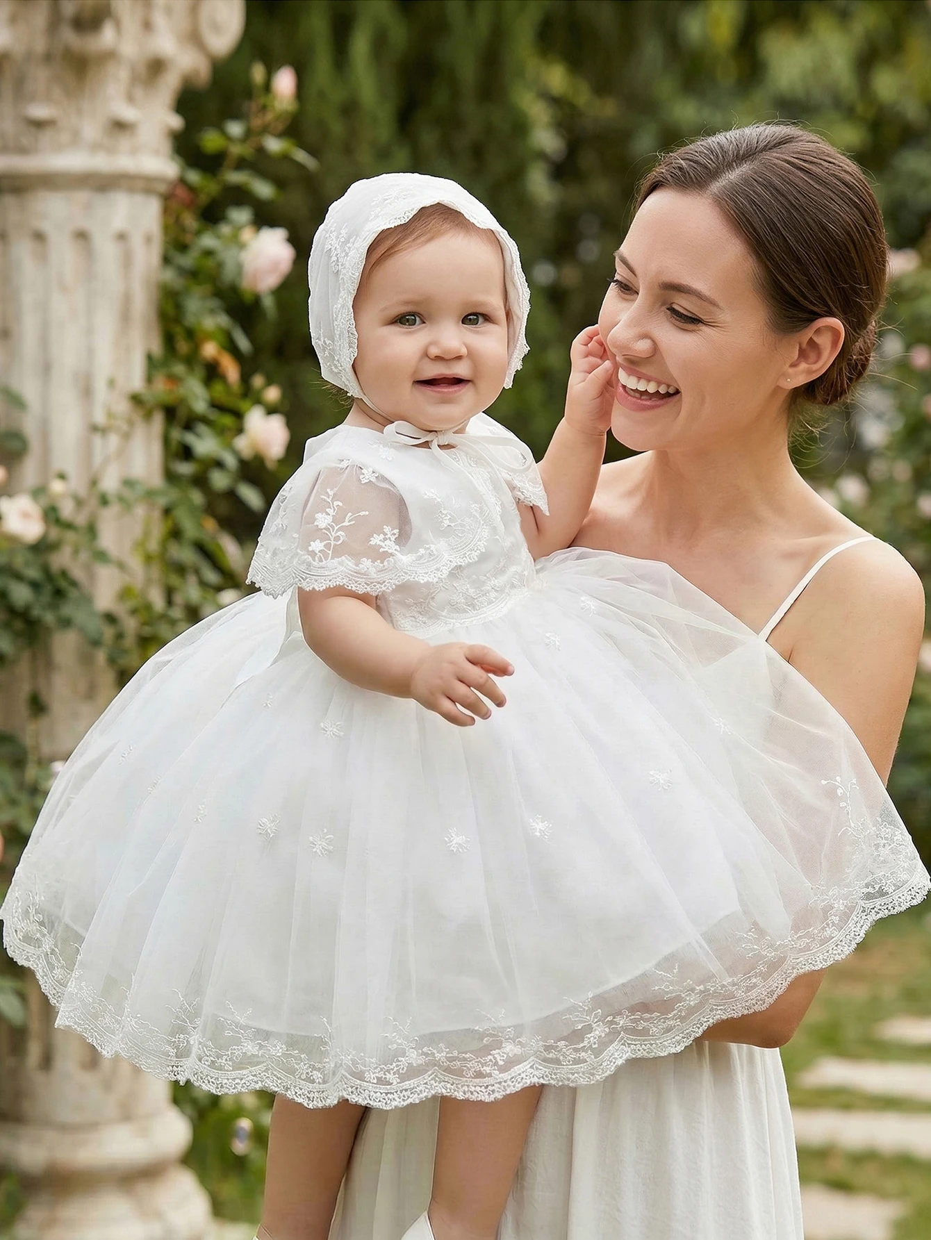 High-quality Lace Embroidered White Christening Dress for Baby Aged 0-2 Years. Suitable for Wedding, Birthday Party, With a Hat
High-quality Lace Embroidered White Christening Dress for Baby Aged 0-2 Years. Suitable for Wedding, Birthday Party, With a Hat