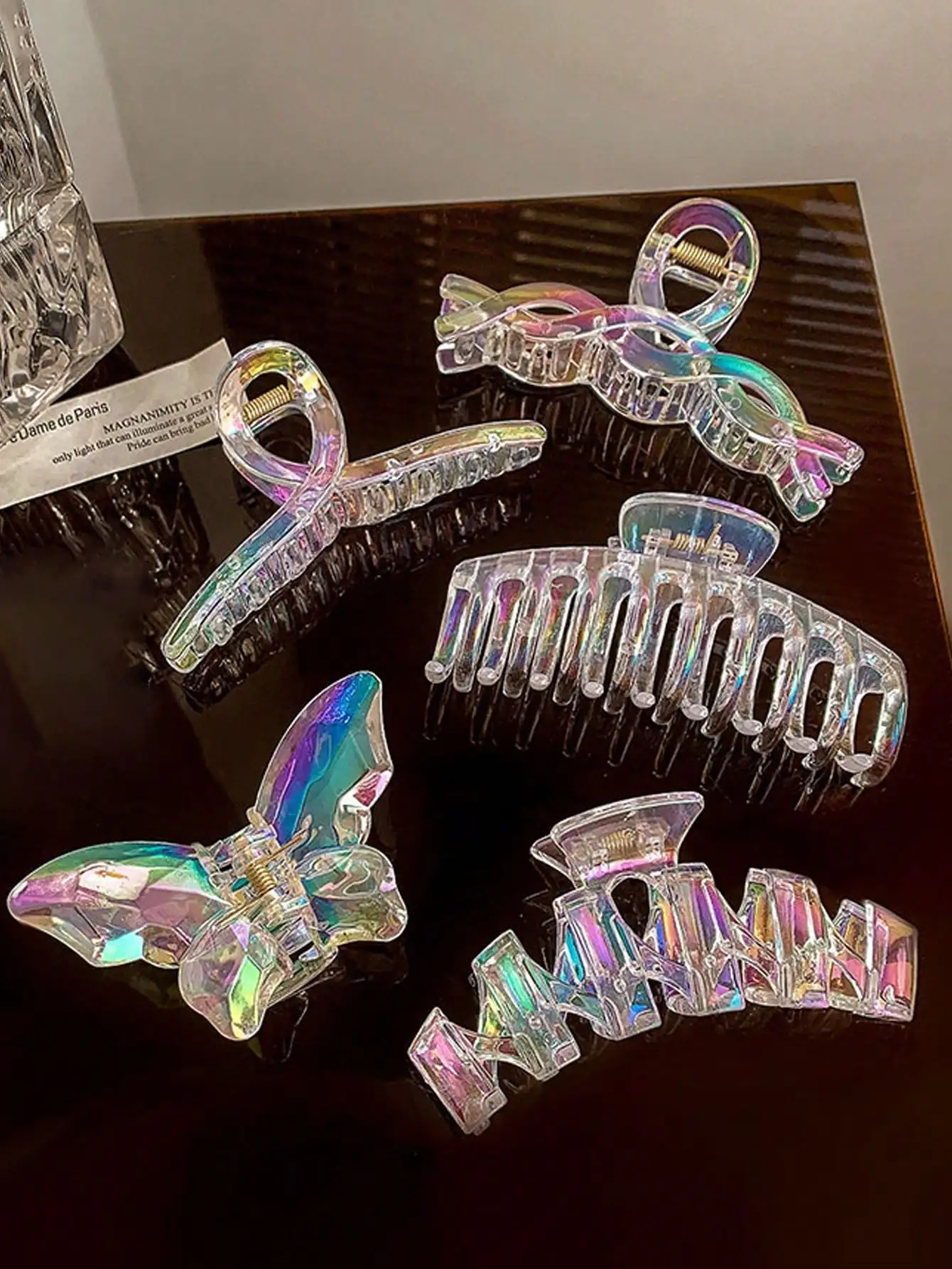 5pcs Women's Y2K Cool And Cute Butterfly, Fish Tail, Dragon Claw Shaped Large Lightweight Plastic Hair Clips In White Iridescent Color, Fashionable And Versatile, With Elegant And Minimalist Style, Suitable For Daily, Casual, Party, Commute, Vacation
5pcs Women's Y2K Cool And Cute Butterfly, Fish Tail, Dragon Claw Shaped Large Lightweight Plastic Hair Clips In White Iridescent Color, Fashionable And Versatile, With Elegant And Minimalist Style, Suitable For Daily, Casual, Party, Commute, Vacation
