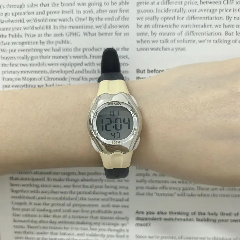 XONIX European and American Retro LED Waterproof Luminous Student Electronic Woman Girl Girl Multi-function Electronic Watch
XONIX European and American Retro LED Waterproof Luminous Student Electronic Woman Girl Girl Multi-function Electronic Watch