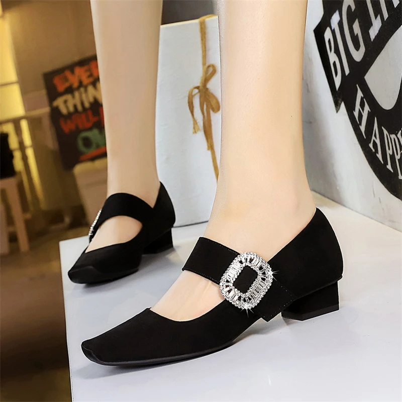 European American Style Banquet One-Length Suede Women's Shoes With Low Heel Square Toe Mary Rhinestone Thick Heel Single Shoes
European American Style Banquet One-Length Suede Women's Shoes With Low Heel Square Toe Mary Rhinestone Thick Heel Single Shoes