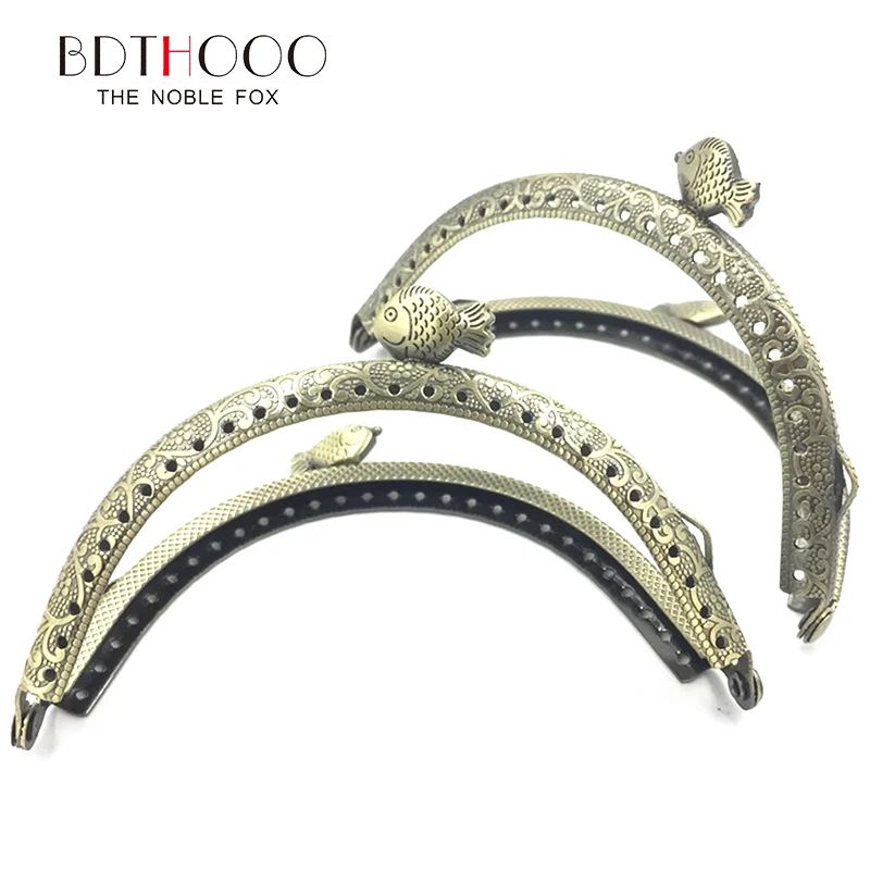 10PCS Metal Purse Frame Handle for Coin Clutch Bag Accessories Delicate Making Kiss Clasp Lock Vintage Fish Head
10PCS Metal Purse Frame Handle for Coin Clutch Bag Accessories Delicate Making Kiss Clasp Lock Vintage Fish Head