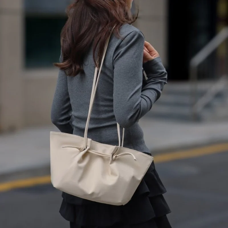 Fashionable Ladies Tote Bag In Leather, Crossbody Messenger Bag With Strap, Luxury Brand Famous Designer Handbags
Fashionable Ladies Tote Bag In Leather, Crossbody Messenger Bag With Strap, Luxury Brand Famous Designer Handbags