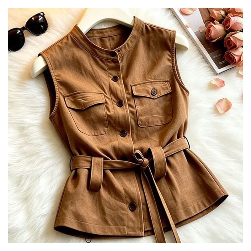 Elegant Belted Sleeveless Vest Women's Summer Fashion Design Age-Defying Old Money Style Waist-Cinching Cardigan Top
Elegant Belted Sleeveless Vest Women's Summer Fashion Design Age-Defying Old Money Style Waist-Cinching Cardigan Top