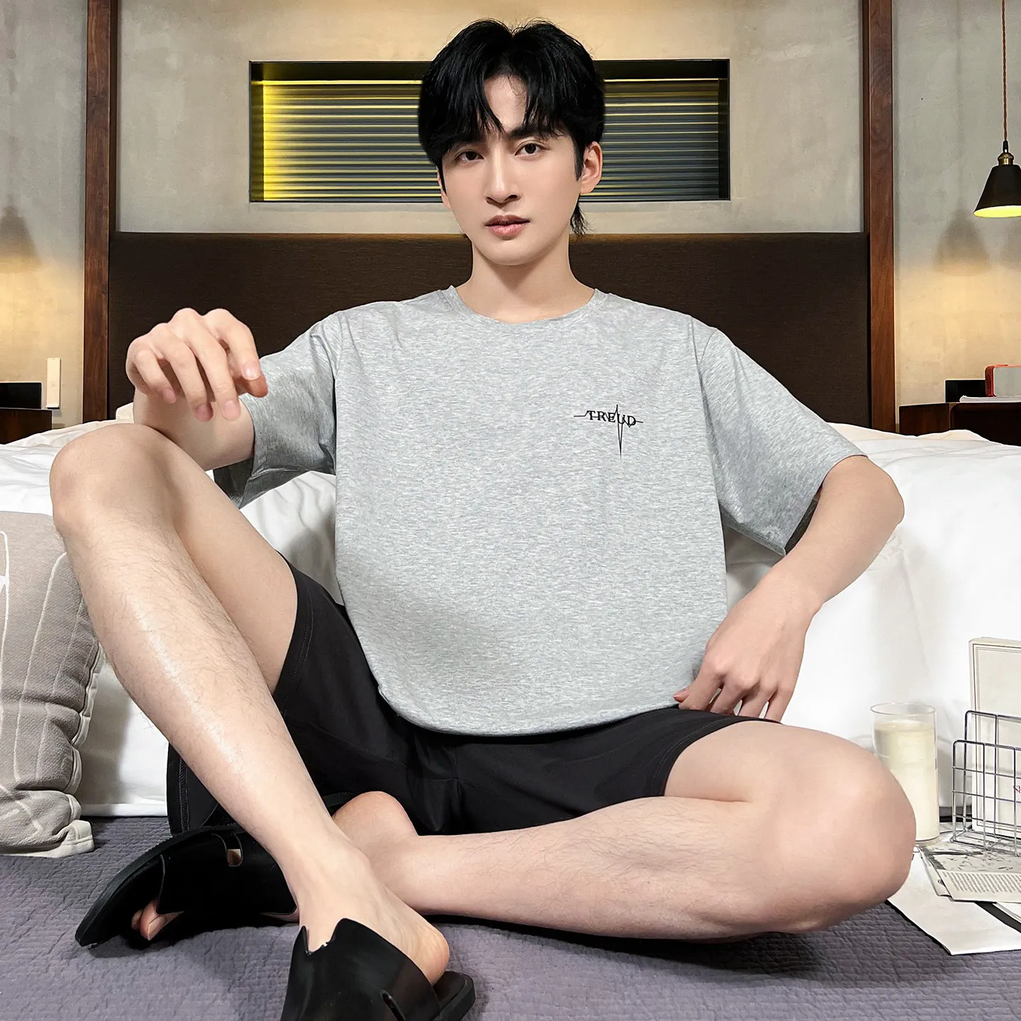 Korean Fashion Men's Lightweight Modal Sleepwear Short Sleeve Shorts Summer Cool Breathable Loose Fit Loungewear Pajama Set
Korean Fashion Men's Lightweight Modal Sleepwear Short Sleeve Shorts Summer Cool Breathable Loose Fit Loungewear Pajama Set