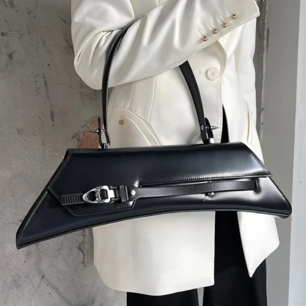 Moda Exquisite Soft Leather Commuter Shoulder Bags Senior Minority Personalized Underarm Bags Moto Casual Latch Armpit Shoulder
Moda Exquisite Soft Leather Commuter Shoulder Bags Senior Minority Personalized Underarm Bags Moto Casual Latch Armpit Shoulder