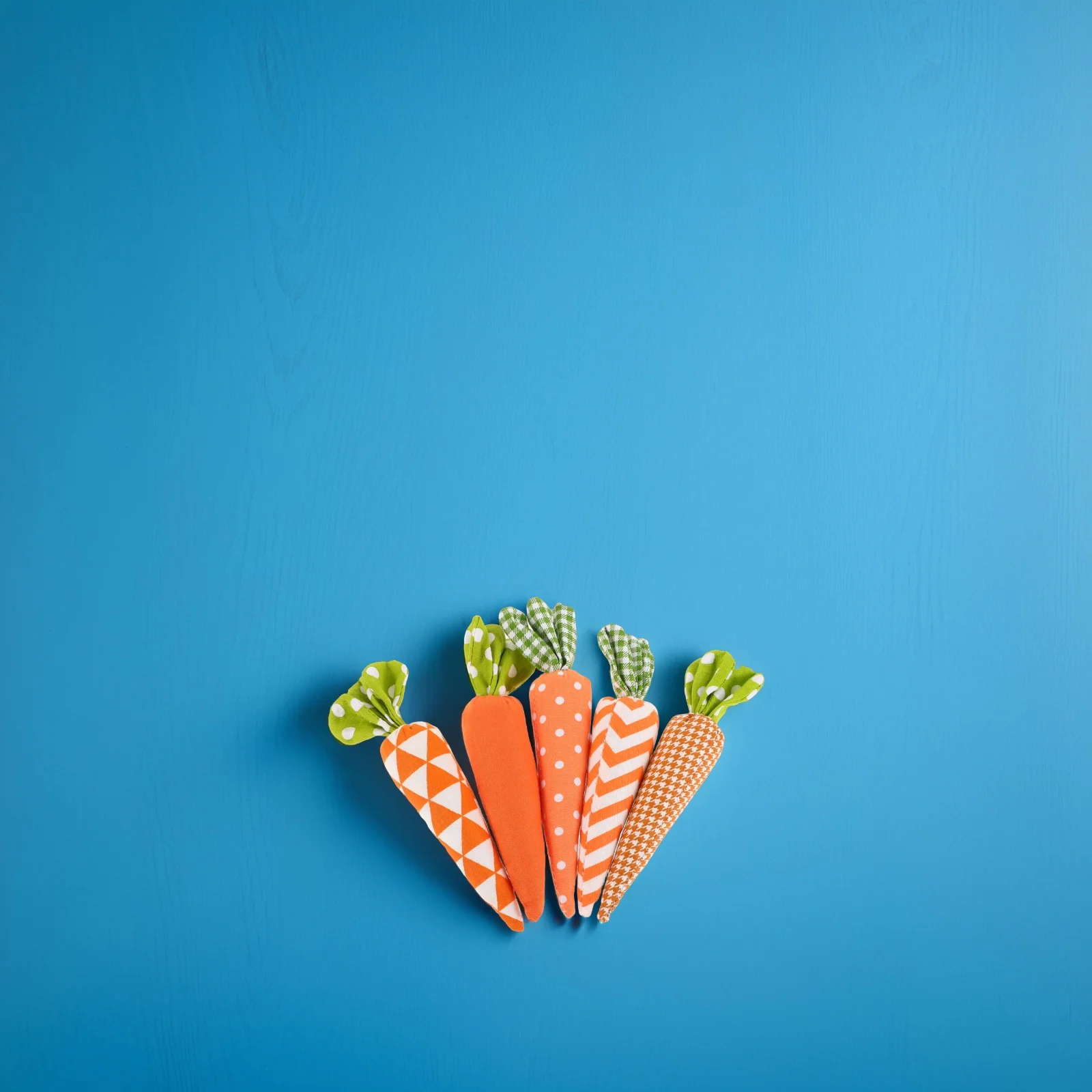 Easter Day 5pcs Simulated Fabric Carrots Felt Plaid Print Bunny Decor Stuffed Vegetable Props for Party Home Decoration
Easter Day 5pcs Simulated Fabric Carrots Felt Plaid Print Bunny Decor Stuffed Vegetable Props for Party Home Decoration