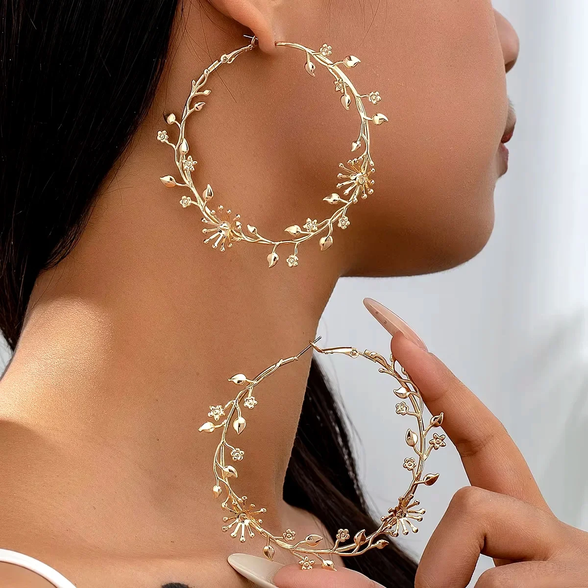 FTCY Exaggerated Hoop Earrings for Women Leaf Flower Gold Color Big Circle Earrings Vintage Trend Women's Jewelry Gift
FTCY Exaggerated Hoop Earrings for Women Leaf Flower Gold Color Big Circle Earrings Vintage Trend Women's Jewelry Gift