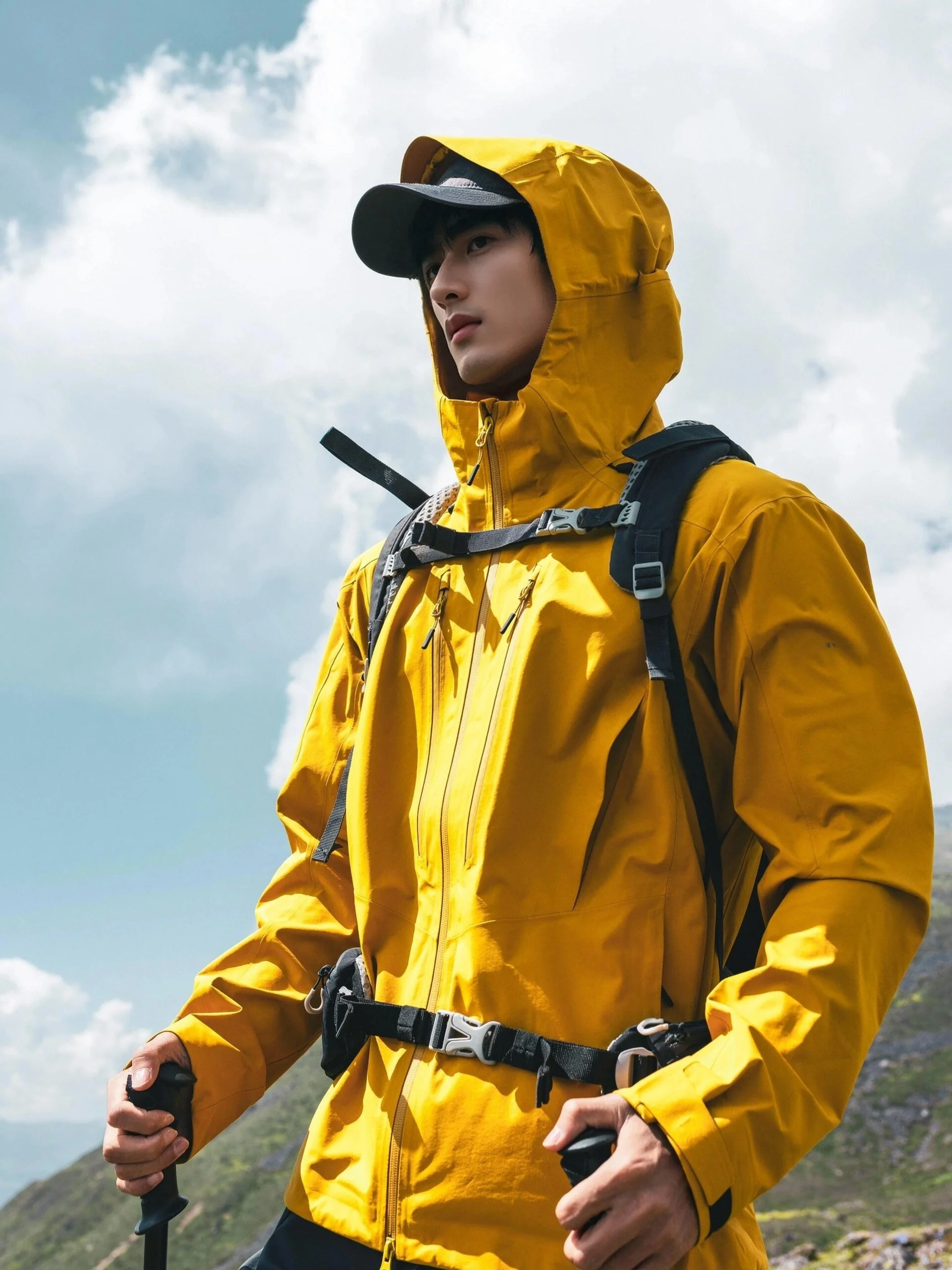 Женская уличная куртка Fuyuan Yellow Three-in-One для альпинизма, ветрозащитная, модная, для пар, для походов, свободного кроя, с длинными рукавами
Женская уличная куртка Fuyuan Yellow Three-in-One для альпинизма, ветрозащитная, модная, для пар, для походов, свободного кроя, с длинными рукавами