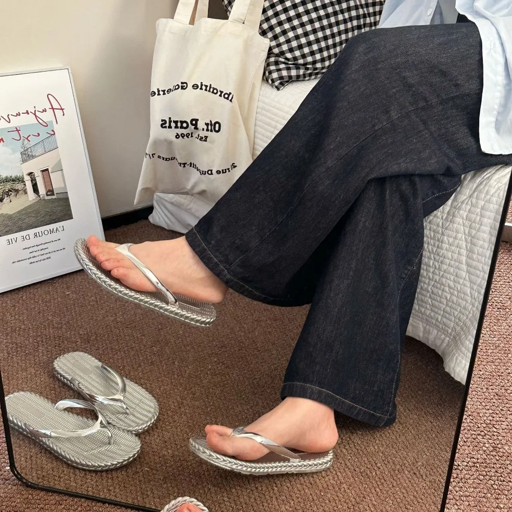 Casual Holiday Silver Glossy Flip Flops Waterproof Flat Seaside Sandals Gold Shoes Vacation Beach Slippers Outdoor
Casual Holiday Silver Glossy Flip Flops Waterproof Flat Seaside Sandals Gold Shoes Vacation Beach Slippers Outdoor
