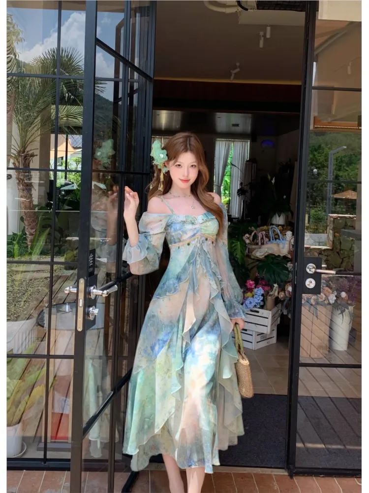 Oil painting smudging style halter one-shoulder long-sleeved ruffled dress
Oil painting smudging style halter one-shoulder long-sleeved ruffled dress