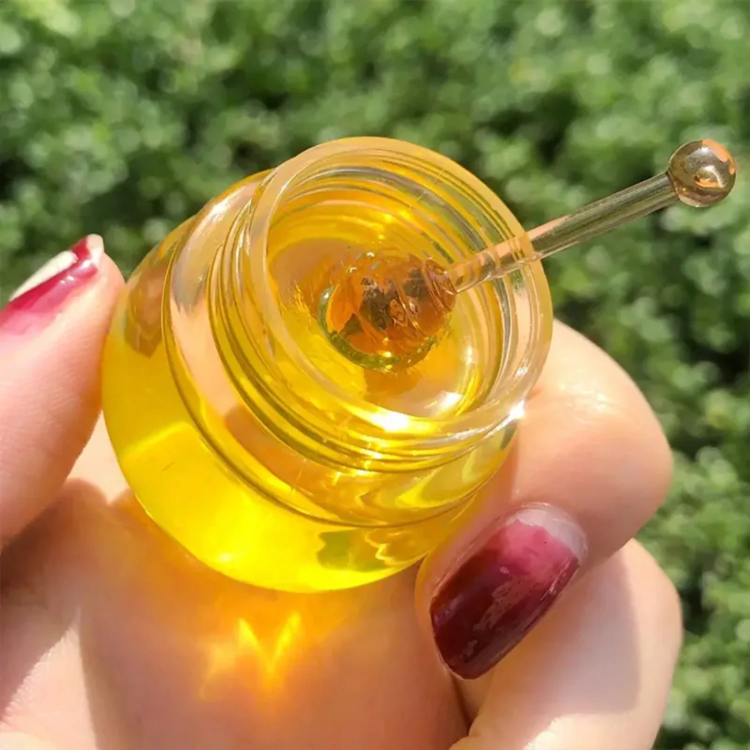 Бальзам для губ Honey Bee Balm — питательное и увлажняющее средство для губ с медовым горшком, медовой ложкой и восстанавливающей маской для сна на день/ночь
Бальзам для губ Honey Bee Balm — питательное и увлажняющее средство для губ с медовым горшком, медовой ложкой и восстанавливающей маской для сна на день/ночь