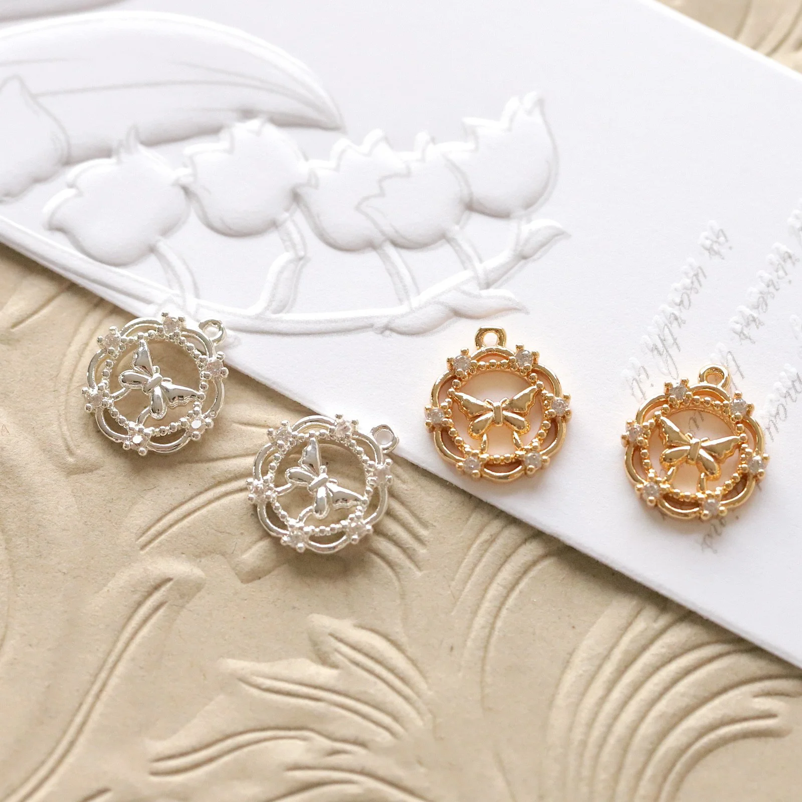 4PCS Gold Plated Brass Butterfly Lace Wreath Pendant Jewelry DIY Making Supplies Handmade Accessories
4PCS Gold Plated Brass Butterfly Lace Wreath Pendant Jewelry DIY Making Supplies Handmade Accessories