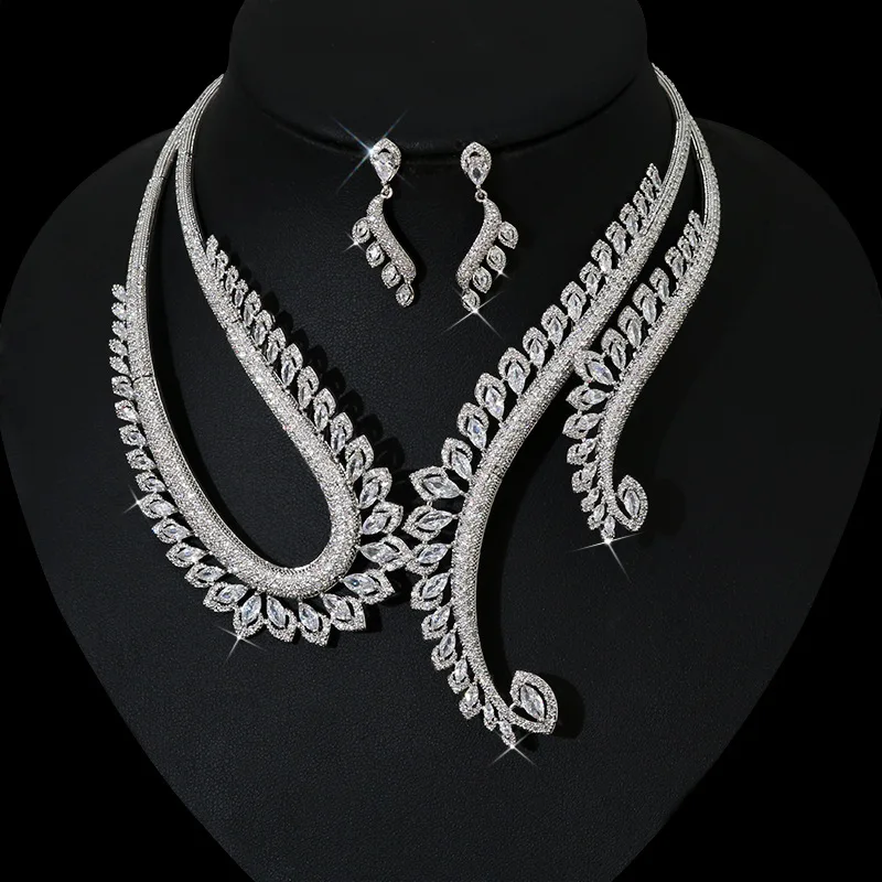 New fashion Light Luxury Ins Style Inset Zircon Earrings Necklace Hip Hop Style Jewelry Set For Women
New fashion Light Luxury Ins Style Inset Zircon Earrings Necklace Hip Hop Style Jewelry Set For Women