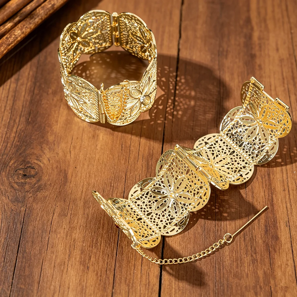 Elegant Gold Plated Bride's Wrist Flowers Open Design Hollow Pattern Moroccan Wide Hand Accessory for Parties Weddings Festivals
Elegant Gold Plated Bride's Wrist Flowers Open Design Hollow Pattern Moroccan Wide Hand Accessory for Parties Weddings Festivals