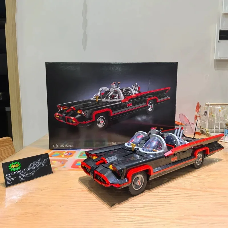 The 1822Pcs series Batmobile sports car classic TV model is compatible with 76328 Christmas birthday gift home decorations
The 1822Pcs series Batmobile sports car classic TV model is compatible with 76328 Christmas birthday gift home decorations