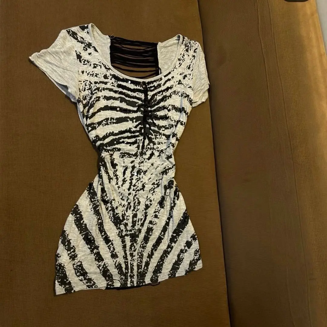 Футболка женская в стиле Y2K, летняя, 2026, винтажная, в полоску, с принтом, повседневная, укороченная, приталенная, в стиле Harajuku, уличная мода, 2000-х годов
Футболка женская в стиле Y2K, летняя, 2026, винтажная, в полоску, с принтом, повседневная, укороченная, приталенная, в стиле Harajuku, уличная мода, 2000-х годов