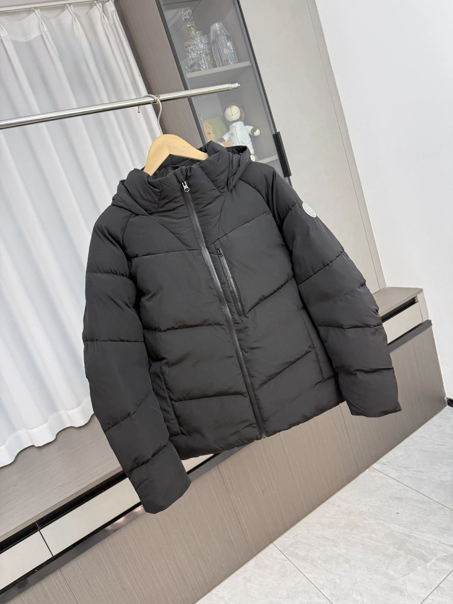 Warmth And Sle: Men's Winter Outdoor Hooded Cotton Jaet Casual Faionable Thiened Long Sve Zipper Closure Color
Warmth And Sle: Men's Winter Outdoor Hooded Cotton Jaet Casual Faionable Thiened Long Sve Zipper Closure Color