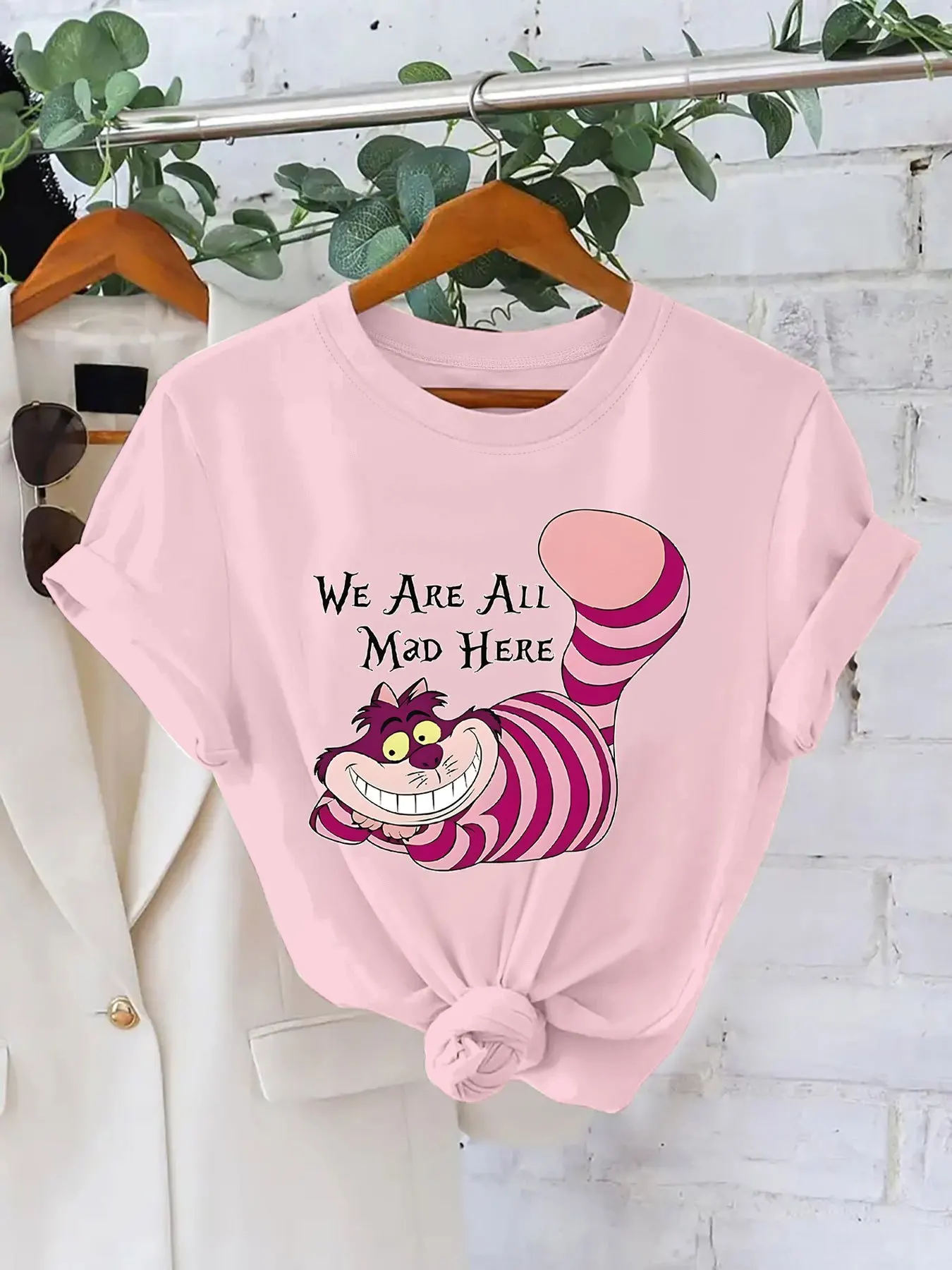 Oversized Disney Cheshire Cat Print Parent-Child Slimming T-Shirt Women's Casual Cute Cotton Fashion Simple Personality Street
Oversized Disney Cheshire Cat Print Parent-Child Slimming T-Shirt Women's Casual Cute Cotton Fashion Simple Personality Street