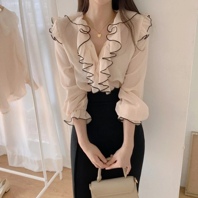 2026 Temperament V-neck Sweet Ruffle Edge Color Blocked Chiffon Thin Long Sleeved T-shirt for Women
2026 Temperament V-neck Sweet Ruffle Edge Color Blocked Chiffon Thin Long Sleeved T-shirt for Women