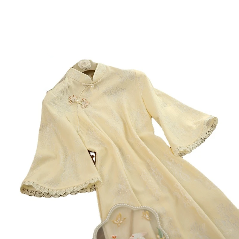 Yellow Lace Big Sleeve Autumn New Improved Retro Republic of China Style Elegant
Yellow Lace Big Sleeve Autumn New Improved Retro Republic of China Style Elegant