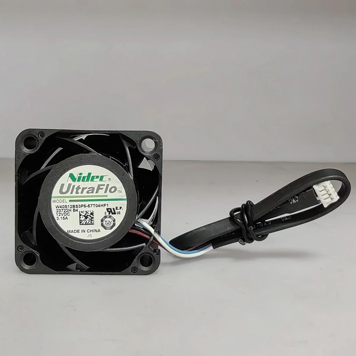 Оригинальный Nidec W40S12BS3P5-57T04HF1 12 В 3,15 А 4028 4-проводной вентилятор большой объем воздуха
Оригинальный Nidec W40S12BS3P5-57T04HF1 12 В 3,15 А 4028 4-проводной вентилятор большой объем воздуха