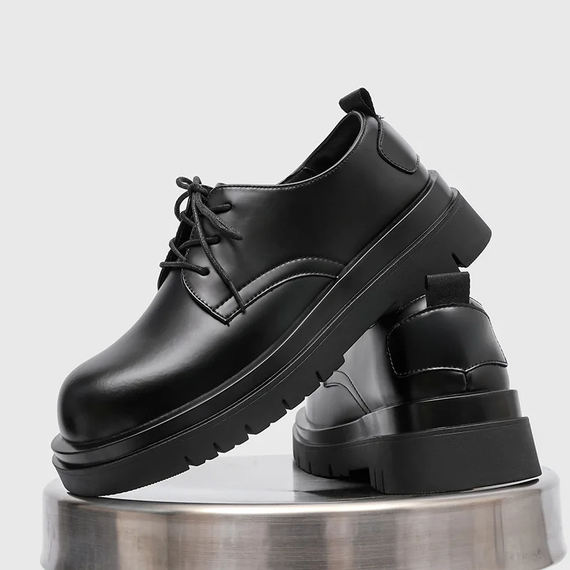 Обувь нового дизайна, весенне-осенние мужские туфли дерби на массивной подошве, с круглым носком, в рабочем стиле, противоскользящие, в британском стиле, кожаные туфли для поездок на работу.
Обувь нового дизайна, весенне-осенние мужские туфли дерби на массивной подошве, с круглым носком, в рабочем стиле, противоскользящие, в британском стиле, кожаные туфли для поездок на работу.