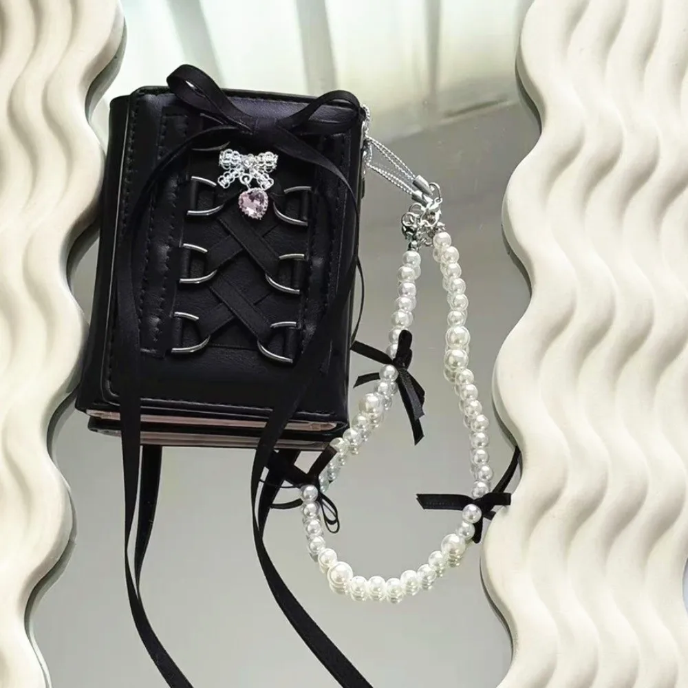 Korean Style Balletcore Three Fold Wallet Silk Ribbon Heart Crystal Bow Cash Purse Bag PU Leather Short
Korean Style Balletcore Three Fold Wallet Silk Ribbon Heart Crystal Bow Cash Purse Bag PU Leather Short