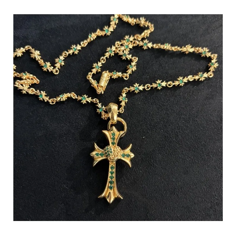 Crowe Gold Green Diamond Peach Heart Cross Personality Light Luxury Niche Design Fashion Men's and Women's Cross Chain Necklace
Crowe Gold Green Diamond Peach Heart Cross Personality Light Luxury Niche Design Fashion Men's and Women's Cross Chain Necklace
