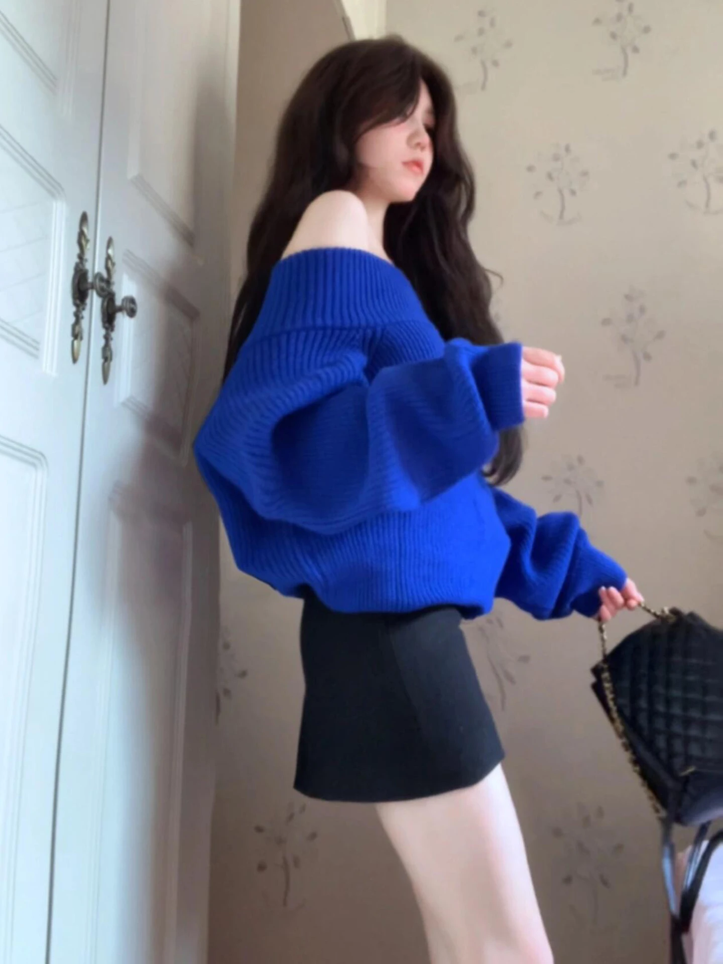 Klein Blue One-oulder Knitted Sweater Women's Winter Thiened Lazy Sle oulder Loose Fit Comfortable Top
Klein Blue One-oulder Knitted Sweater Women's Winter Thiened Lazy Sle oulder Loose Fit Comfortable Top