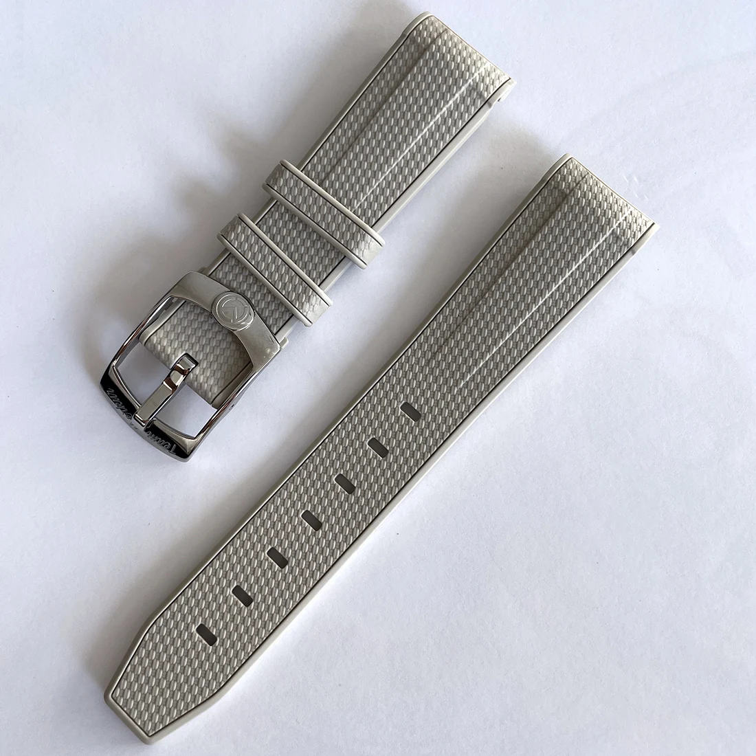 Four Colors Merkur Quality Assurance Soft Fluororubber Strap Men Vintage Strap 20mm Suitable for Most Watches Ventilate
Four Colors Merkur Quality Assurance Soft Fluororubber Strap Men Vintage Strap 20mm Suitable for Most Watches Ventilate