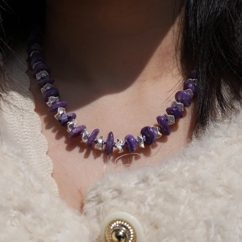 Комплект ожерелья и браслета из натурального чароита, цепочка на ключицу из стерлингового серебра S925 пробы ручной работы из бисера, энергетические украшения с фиолетовым кристаллом
Комплект ожерелья и браслета из натурального чароита, цепочка на ключицу из стерлингового серебра S925 пробы ручной работы из бисера, энергетические украшения с фиолетовым кристаллом